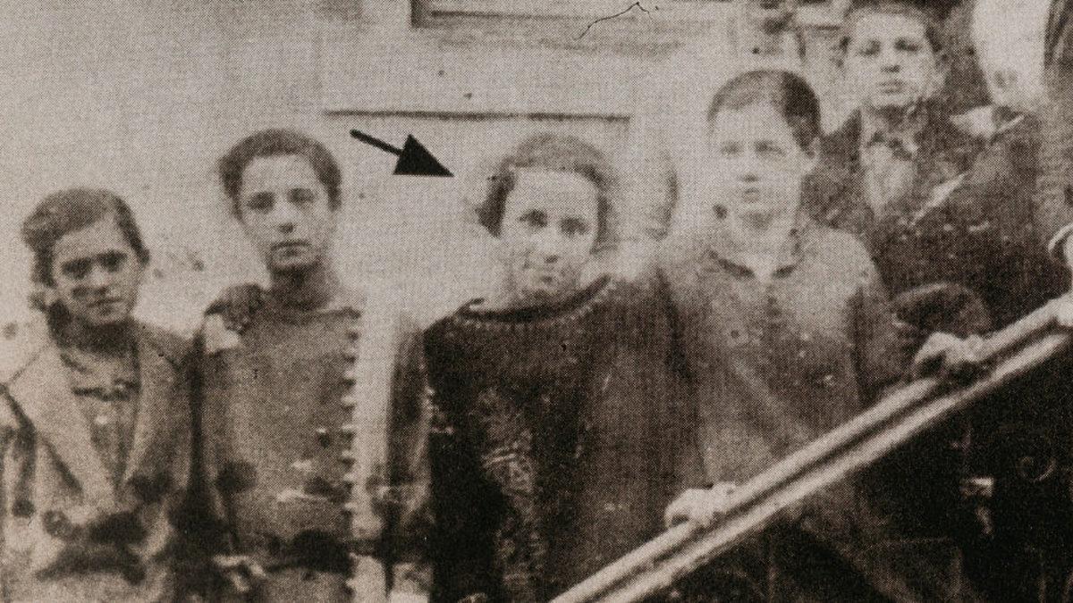 Osmanlı Topraklarında Doğan Bu Kadın, Nasıl Oldu da Dünyanın En Etkili İnsanlarından Birisi Haline Geldi? Rahibe Teresa’nın Esrarengiz Hikayesi