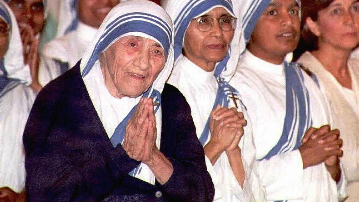 Osmanlı Topraklarında Doğan Bu Kadın, Nasıl Oldu da Dünyanın En Etkili İnsanlarından Birisi Haline Geldi? Rahibe Teresa’nın Esrarengiz Hikayesi