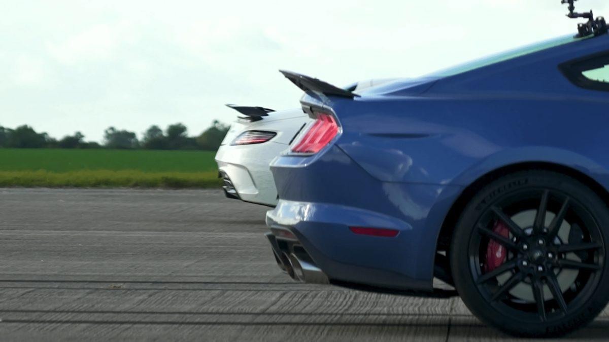 Mercedes AMG SLS Black Series ve Mustang Shelby GT500 Drag Yarışında Rekabet Ediyor