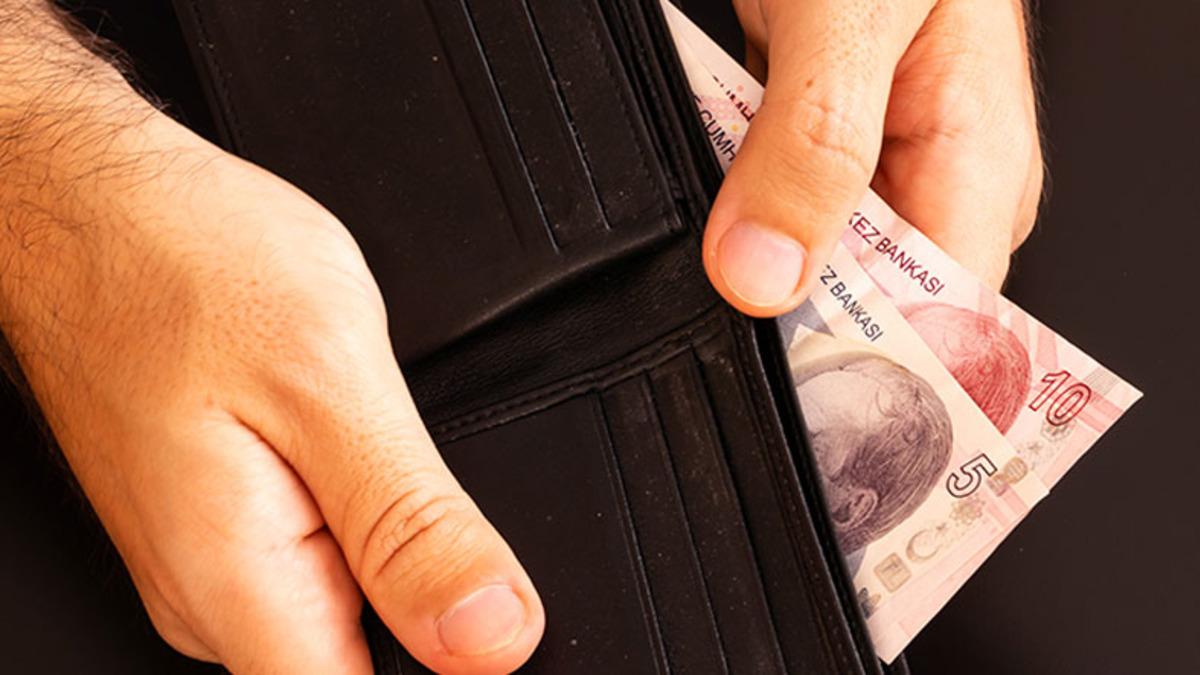 Memur-Sen, 2022’nin İlk Açlık ve Yoksulluk Sınırını Açıkladı (Yoksul Olmak İçin Bile En Az Çift Maaş Almak Gerekiyor)