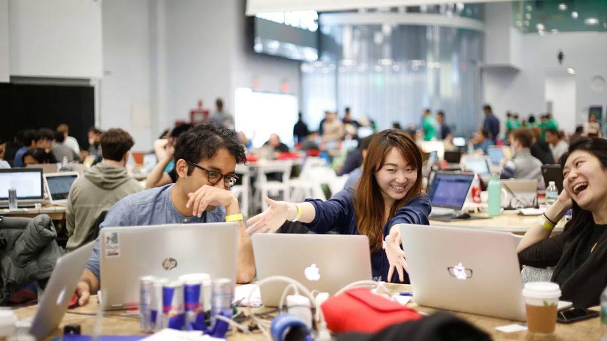 Katılınca Hem Yeteneklerinizi Keşfedip Hem de CV’nizi Güçlendirebileceğiniz Yarışma: Hackathon Nedir?