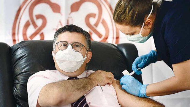 Profesörden Türkiye’deki Gönüllü Koronavirüs Aşısı Olan Vatandaşlara Önemli Uyarı