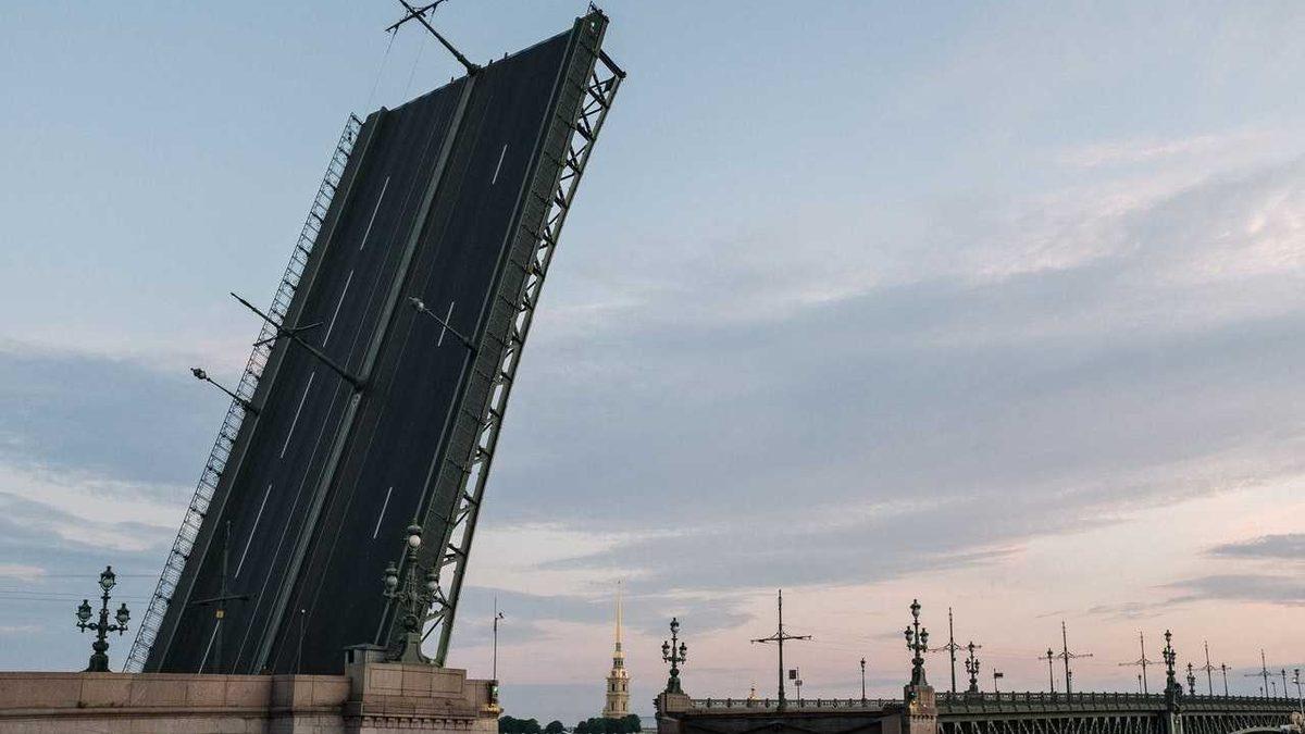 Erkeklerin Neredeyse Her Sabah Ereksiyon Olmuş Bir Şekilde Uyanmalarının Nedenleri
