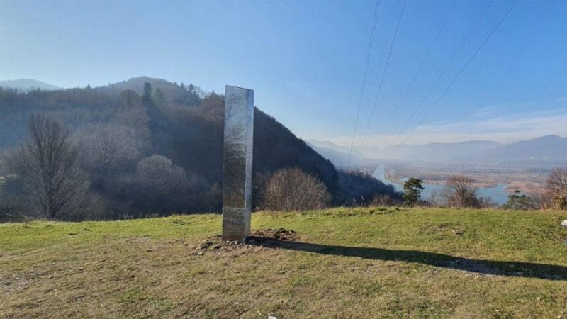 ABD’dekine Benzer Bir Monolit, Bu Sefer Romanya’da Ortaya Çıktı