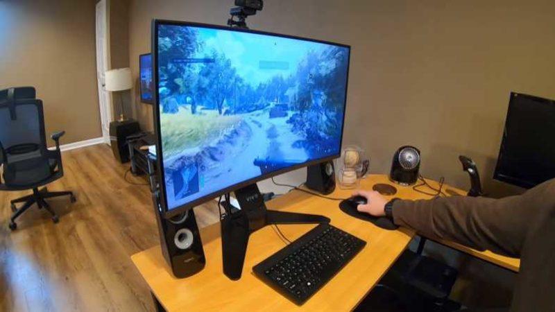 Ampute YouTuber, Tek Elle Nasıl FPS Oyunu Oynanabileceğini Anlattı (Video)