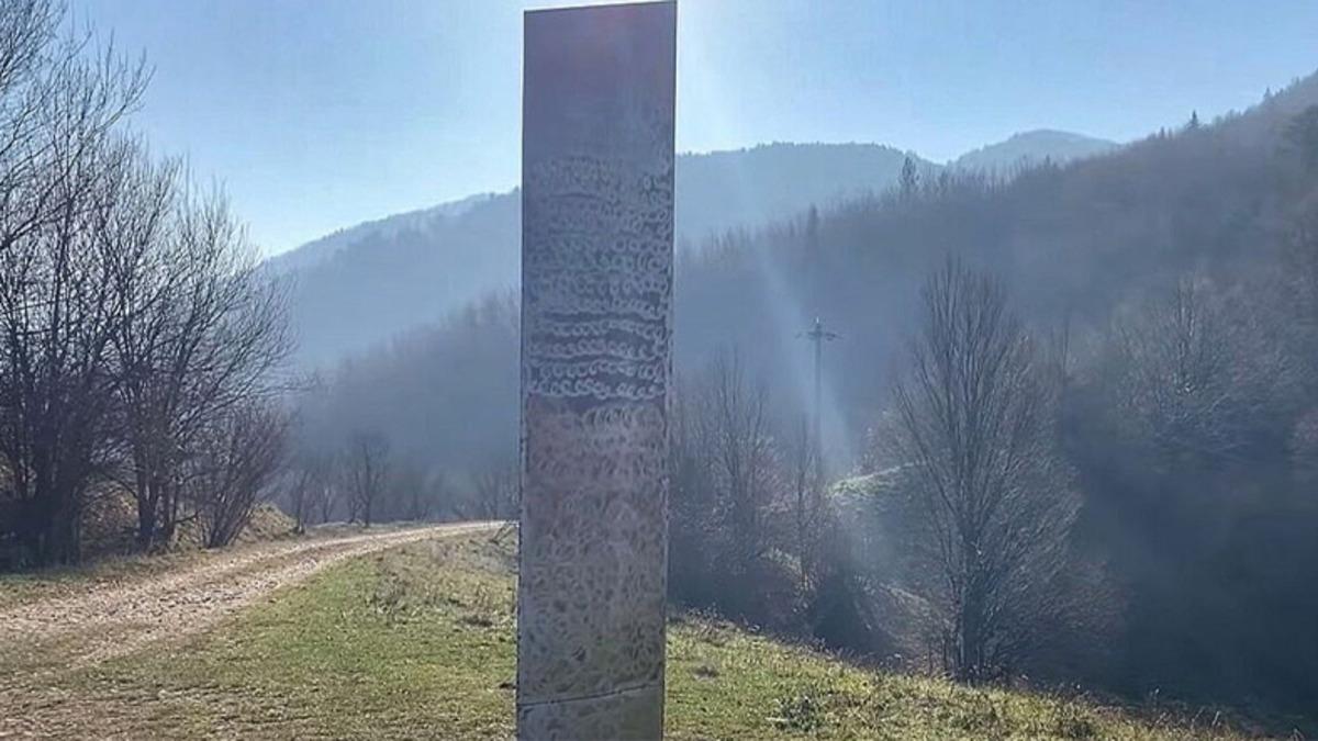 Romanya’da Ortaya Çıkan Monolit, Gizemli Bir Şekilde Ortadan Kayboldu