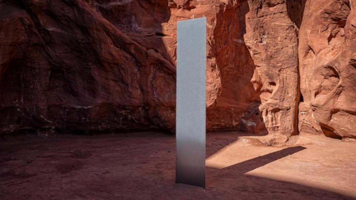Bir Şirket, Ortadan Kaybolan Gizemli Monoliti Bulana 10 Bin Dolar Ödeyecek