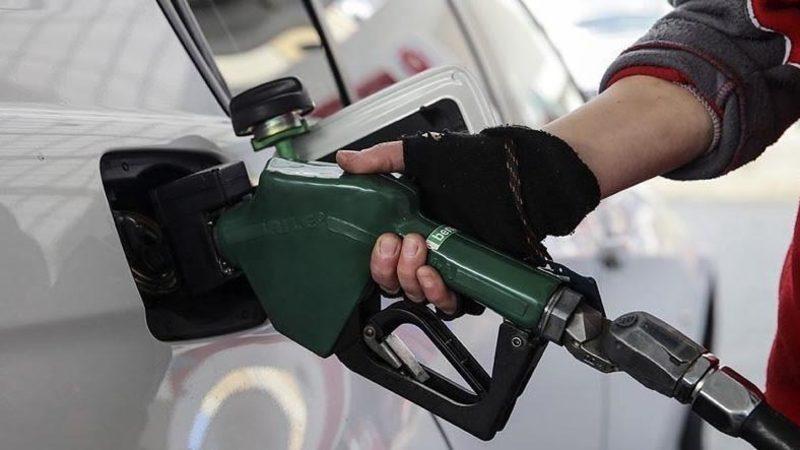 Benzinde Yarından İtibaren 71 Kuruş Zam Pompaya Yansıyacak: İşte Gelen Tepkiler