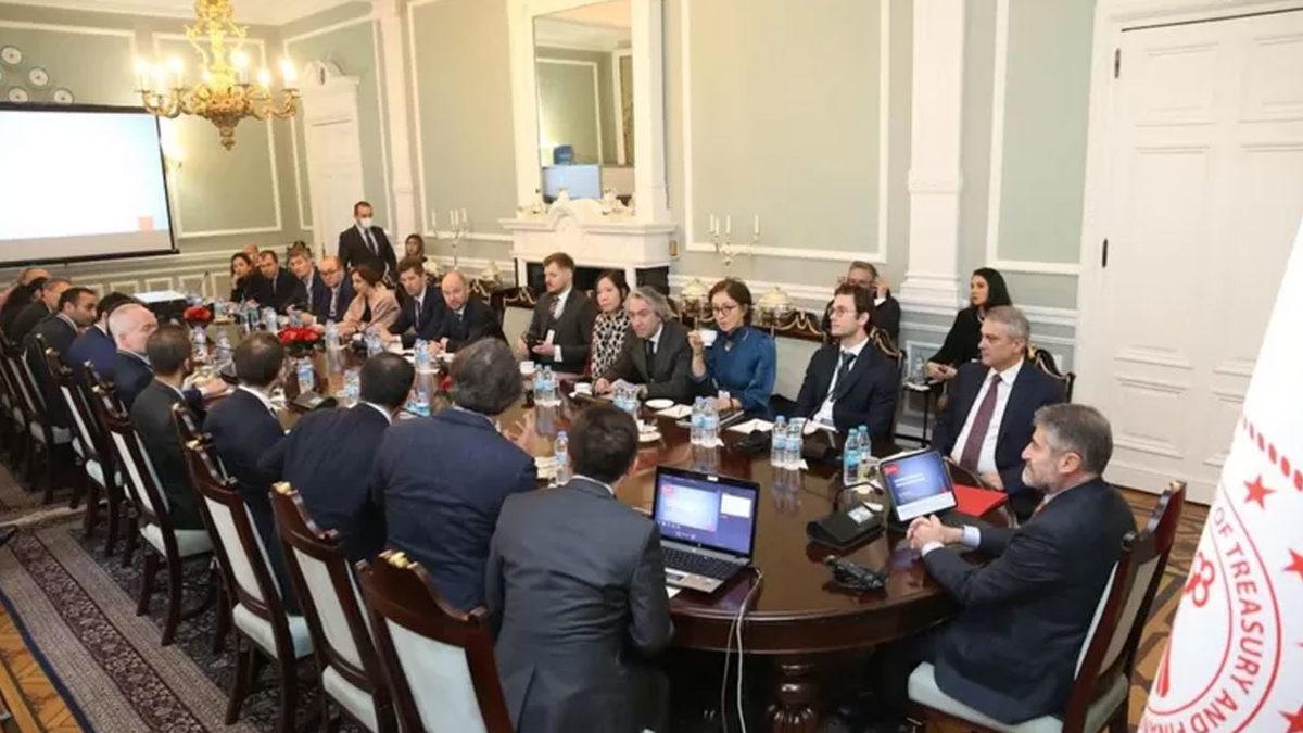 Maliye Bakanı Nebati, Yabancı Yatırımcılara Döviz Kuru ve Enflasyon Taahhüdü Verdi