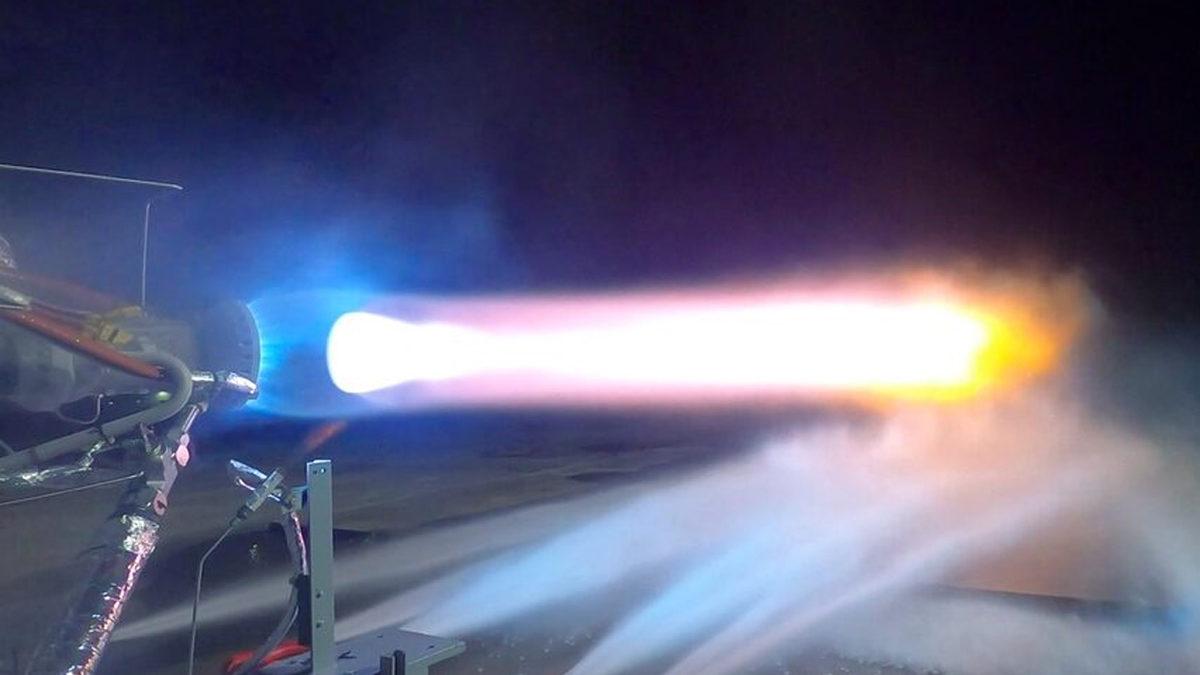 Jeff Bezos, Blue Origin’in Ay’a İlk Kadını İndirecek Ay Motorunun Testini Paylaştı (Video)