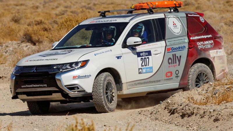 Mitsubishi Outlander PHEV, Dünyada Bir İlki Gerçekleştirdi