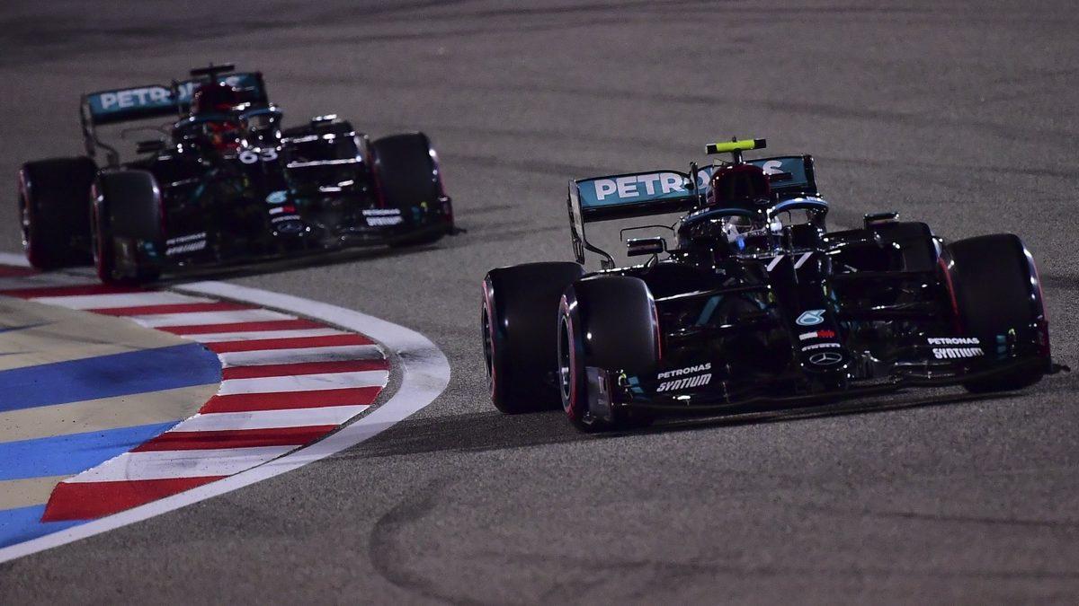 F1 Sakhir GP’de Mercedes’ten Çok Büyük Hata: Perez Son Sıradan Gelip Kazandı