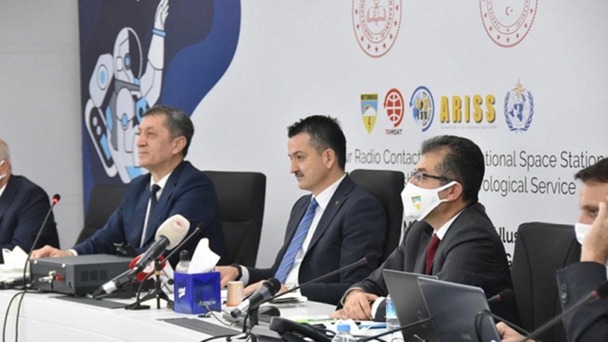 Türkiye İlk Defa Uluslararası Uzay İstasyonu Astronotları ile Telsiz Görüşmesi Gerçekleştirdi