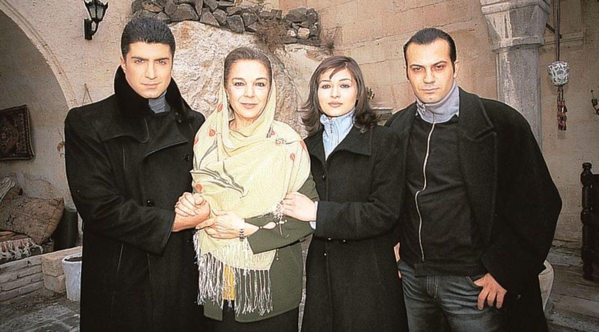 Yayınlandıkları Dönem Televizyonun Başına Heyecanla Geçmemize Neden Olmuş 15 Nostaljik Türk Dizisi