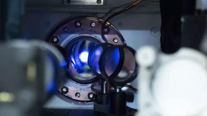 Einstein’in 100 Yıllık Teorisi Bir Kez Daha Kanıtlandı: İğne Ucu Kadar Mesafede ’Zaman Kayması’ Tespit Edildi