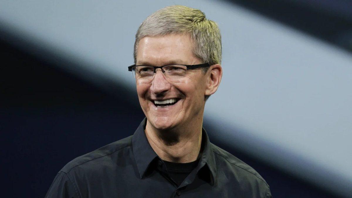 Apple CEO’su Tim Cook’un 2021’de Aldığı Devasa İkramiye Risk Altında: ’Yapılan Ödemeler Endişe Verici’