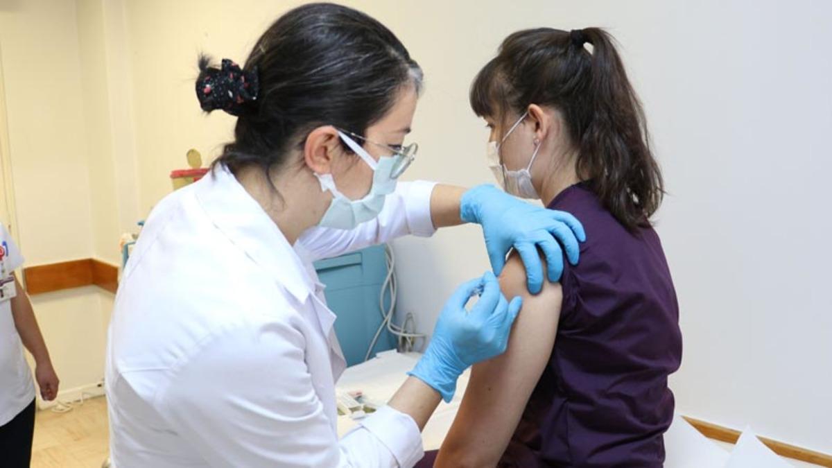 Türkiye’de Yaklaşık 25 Milyon Kişinin Koronavirüs Aşısından ’Muaf’ Olacağı Açıklandı