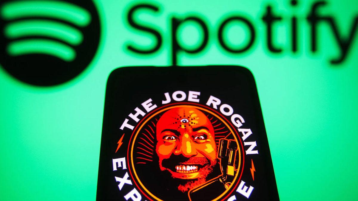 Spotify’ın Tartışma Yaratan Aşı Karşıtı ve Irkçı Podcast İçin Ödediği Dudak Uçuklatan Ücret Ortaya Çıktı