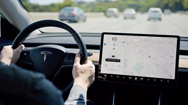 Tesla Araçların Durduk Yere Frenlemesi ABD Hükümetini Harekete Geçirdi: Yüz Binlerce Tesla İncelenecek