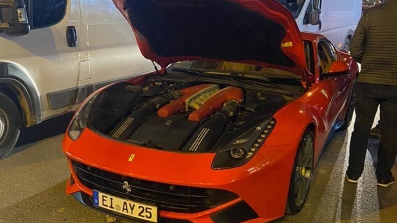 5 Milyon TL’lik Ferrari, İstanbul’da Yolda Kaldı