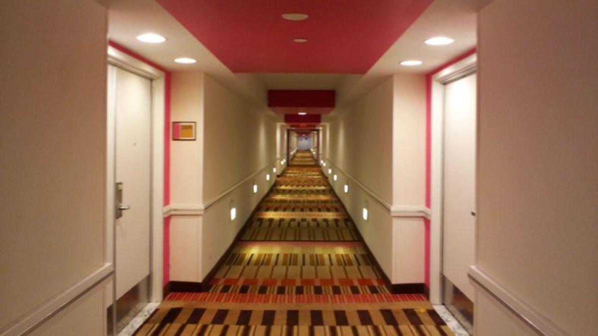 Facebook Yöneticisinin, ’13 Yaşındaki Bir Çocukla’ Otel Odasında Buluştuğu Görüntüler Ortaya Çıktı: İlk ve Tek Olduğunu Söyledi