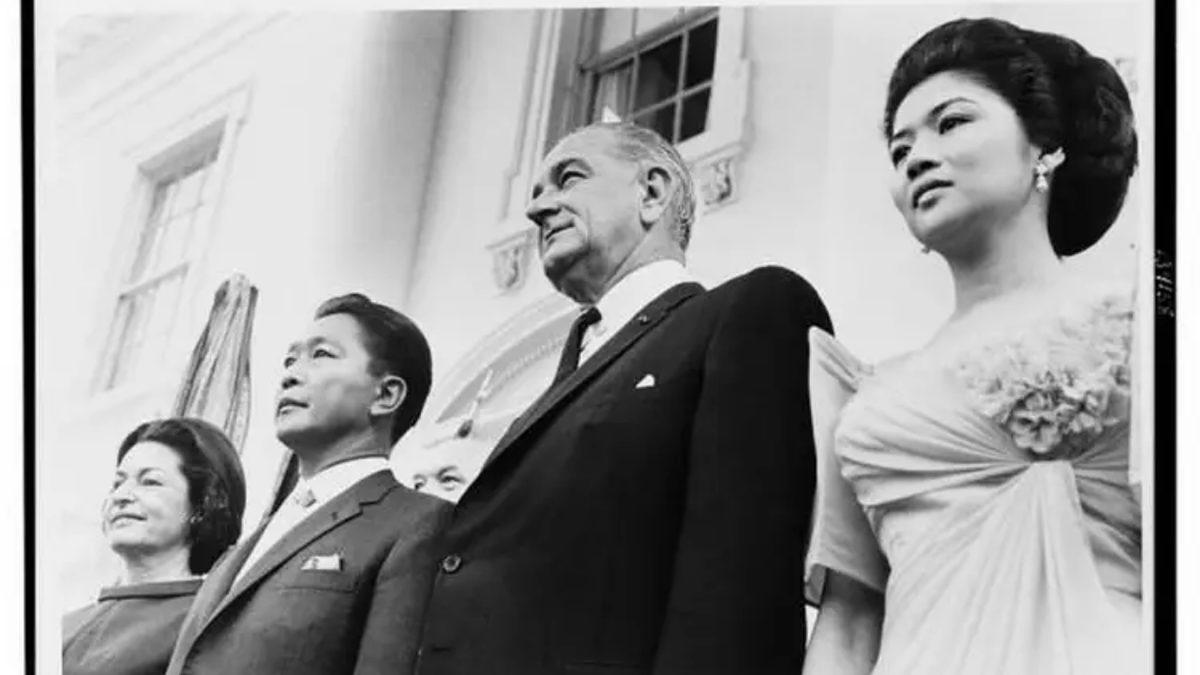 Elinin Hamuruyla(!) Koca Bir Diktatörlüğü Deviren Ev Hanımı Aquino’nun Devrim Yaratan Hikâyesi