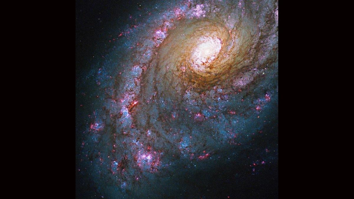 NASA, Hubble Uzay Teleskobuyla Çekilen Yeni Görüntüler Paylaştı