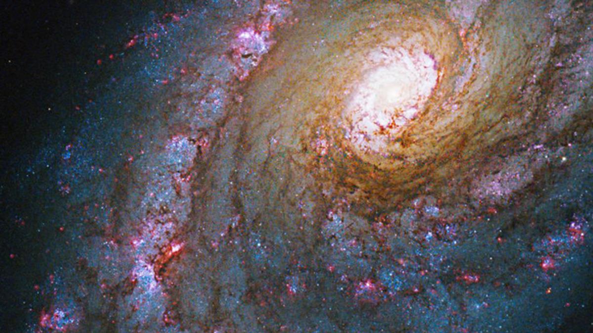 NASA, Hubble Uzay Teleskobuyla Çekilen Yeni Görüntüler Paylaştı