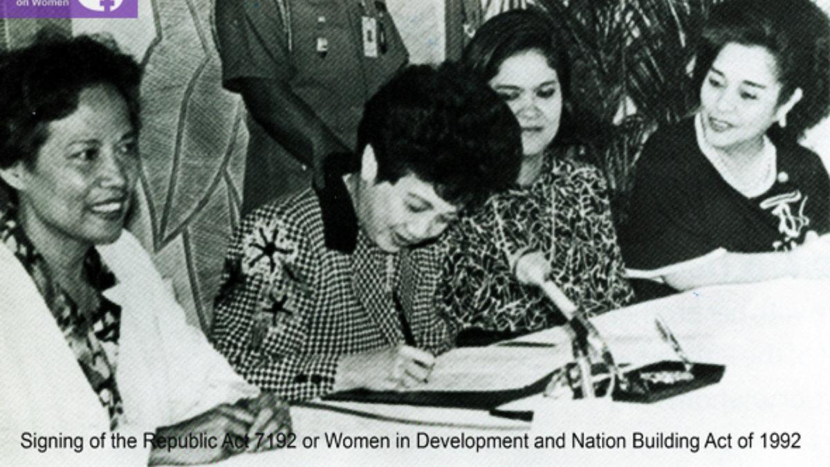 Elinin Hamuruyla(!) Koca Bir Diktatörlüğü Deviren Ev Hanımı Aquino’nun Devrim Yaratan Hikâyesi