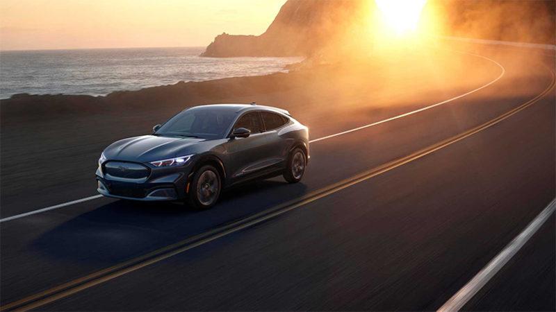Tesla Model Y’nin En Büyük Rakibi Olacak Ford Mustang Mach-E Yollara Çıkmaya Hazırlanıyor