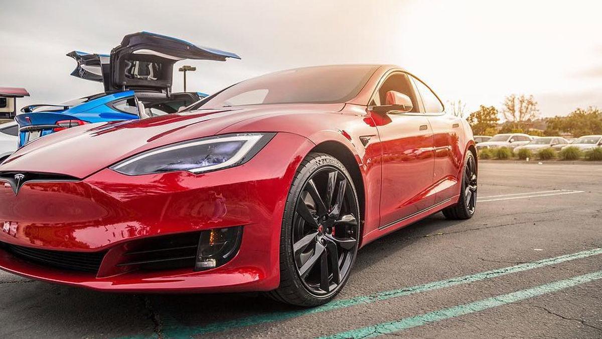Tesla, Model S ve Model X Üretim Hattını Açıklanmayan Bir Nedenden Dolayı 18 Günlüğüne Durduruyor