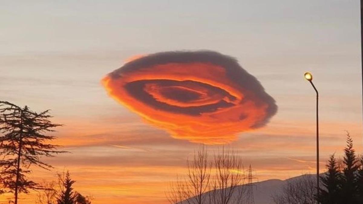 Bursa’da Ortaya Çıkan ’UFO’ Görünümlü Bulut Gündem Olmuştu: İşte Bilinen Bulut Çeşitleri ve Özellikleri