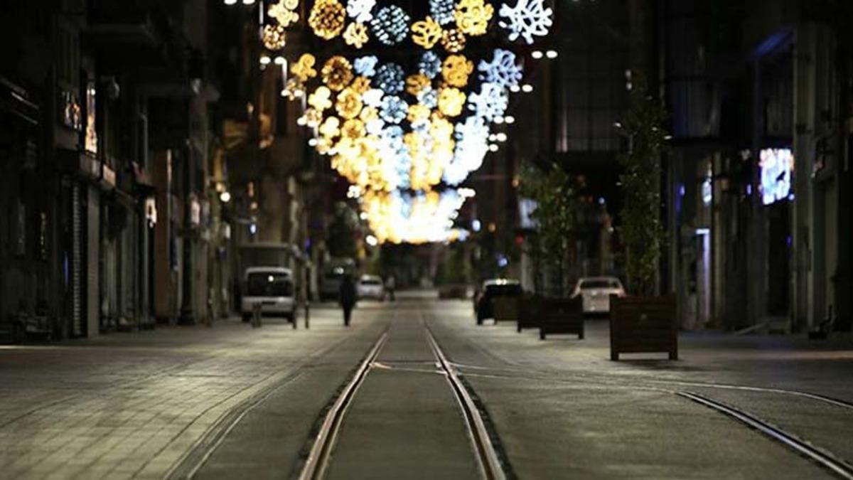 Yeni Genelgeye Göre Sokağa Çıkma Yasağından Muaf Olan "Bazı" Vatandaşlara Ceza Kesilebilecek