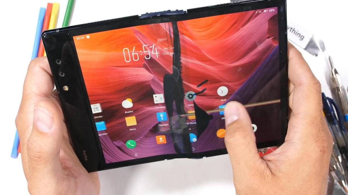 Apple, Neden Katlanabilir Bir iPhone Üretmiyor?