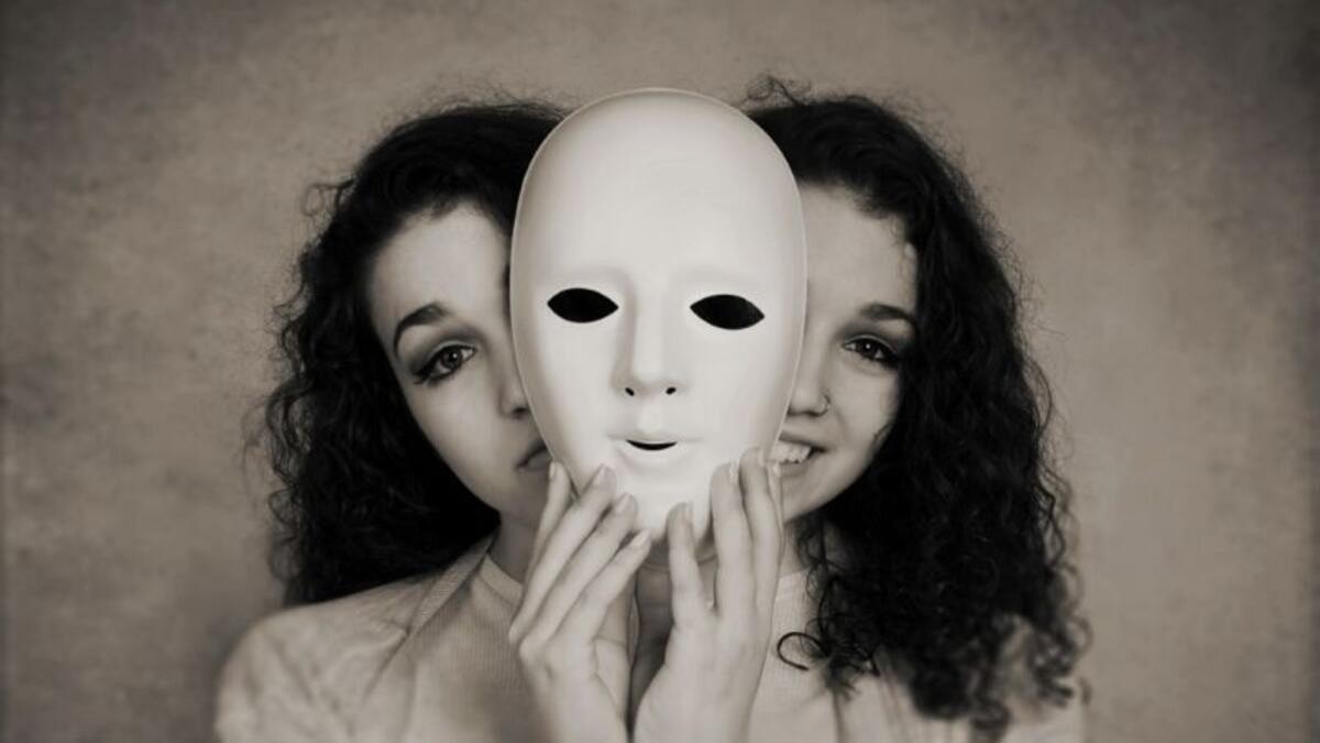 Etrafa Mutlu Görünüp Aslında Dibi Yaşıyor Olmanızın Muhtemel Sebebi: Gizli Depresyon