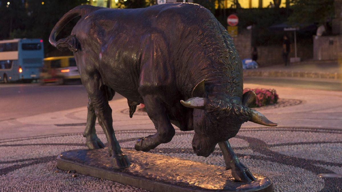 Almanları Mağlup Eden Fransızların Gücünü Göstermek için Yapılan Boğa Heykeli Nasıl Oldu da Kadıköy’ün Sembolü Haline Geldi?