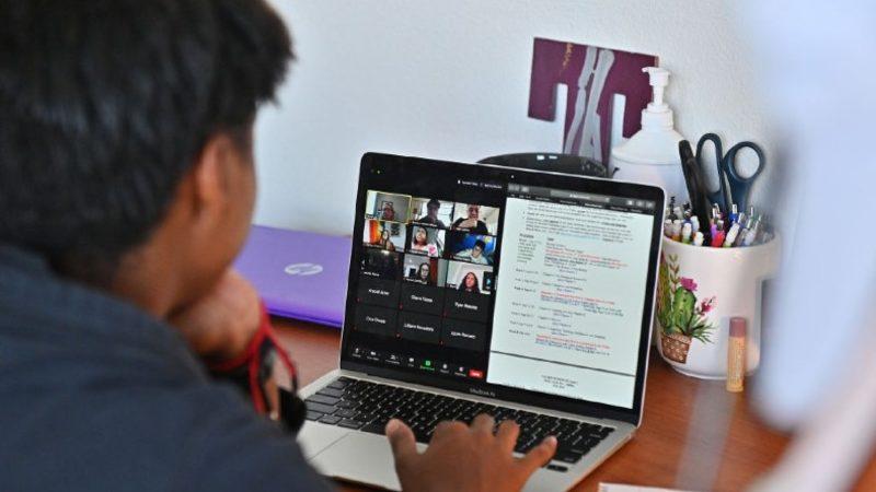 Zoom, "Uzaktan" Yılbaşı Kutlamaları İçin 40 Dakika Toplantı Sınırını Geçici Olarak Kaldırıyor