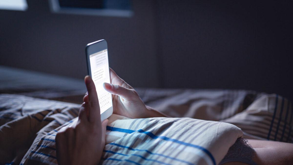 Uyumadan Önce Telefonla ’Oynamanın’ Uyku Kalitesine Etkisi Araştırıldı: Sonuçlar Hiç de Zannedildiği Gibi Değil