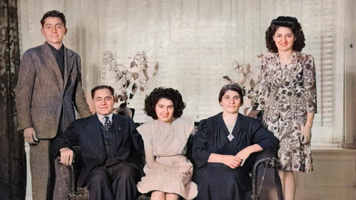 Geçtiğimiz Yüzyılda Çekilen Bu 24 Tarihî Fotoğrafa Bakarken Bir Sergide Geziyormuş Gibi Hissedeceksiniz