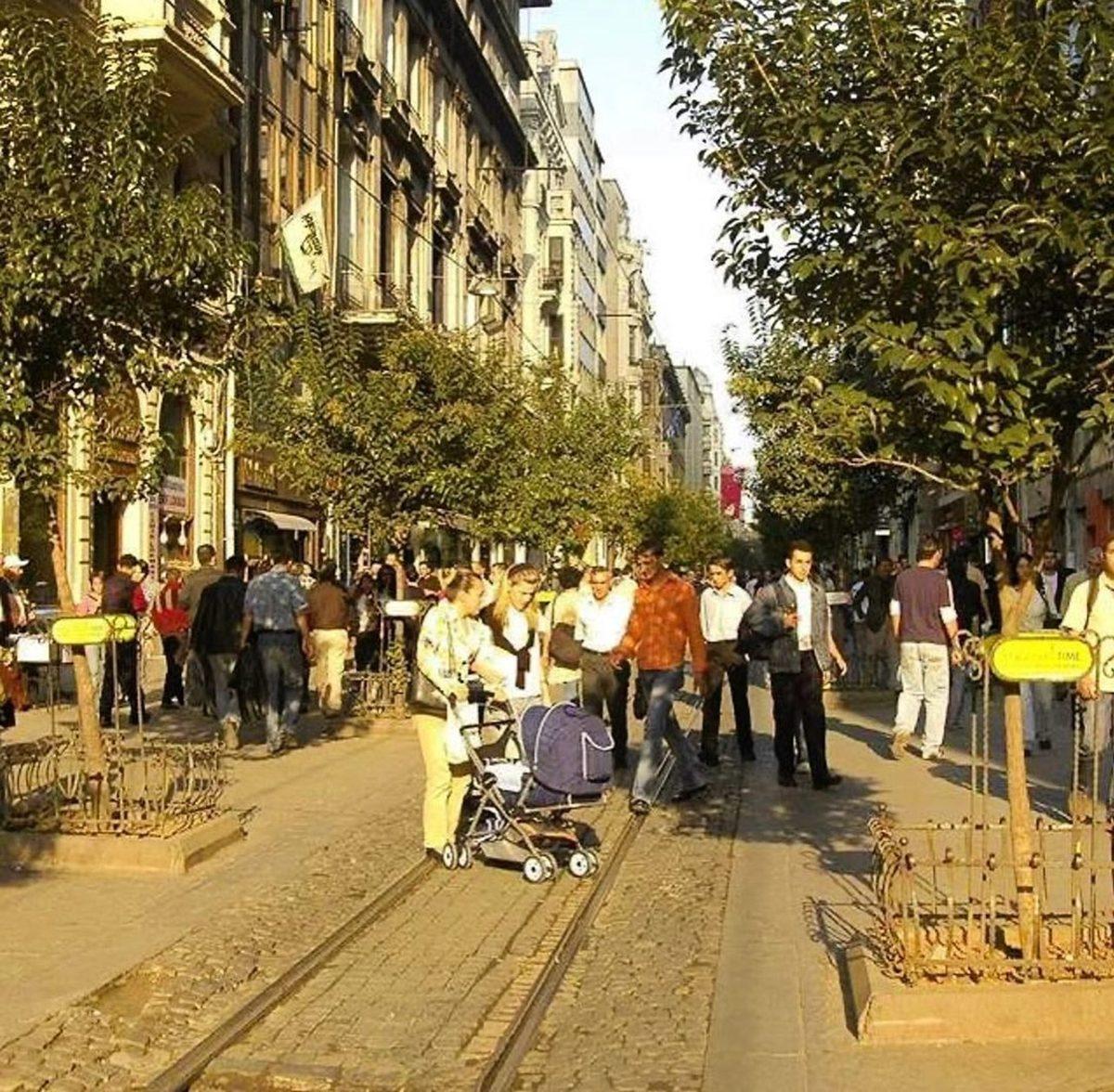 Geçtiğimiz Yüzyılda Çekilen Bu 24 Tarihî Fotoğrafa Bakarken Bir Sergide Geziyormuş Gibi Hissedeceksiniz