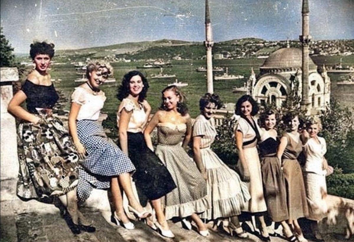 Geçtiğimiz Yüzyılda Çekilen Bu 24 Tarihî Fotoğrafa Bakarken Bir Sergide Geziyormuş Gibi Hissedeceksiniz