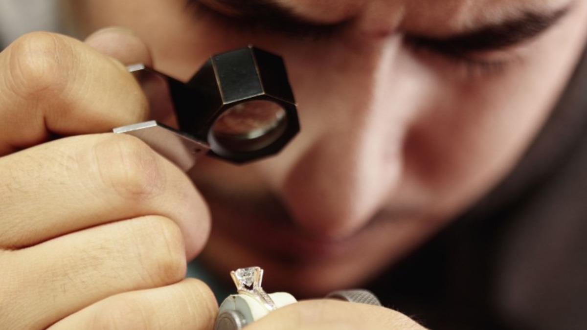 Bulduğunuz Bir Taşın Değerli Bir Taş Olup Olmadığını Nasıl Anlarsınız? Adım Adım Anlattık