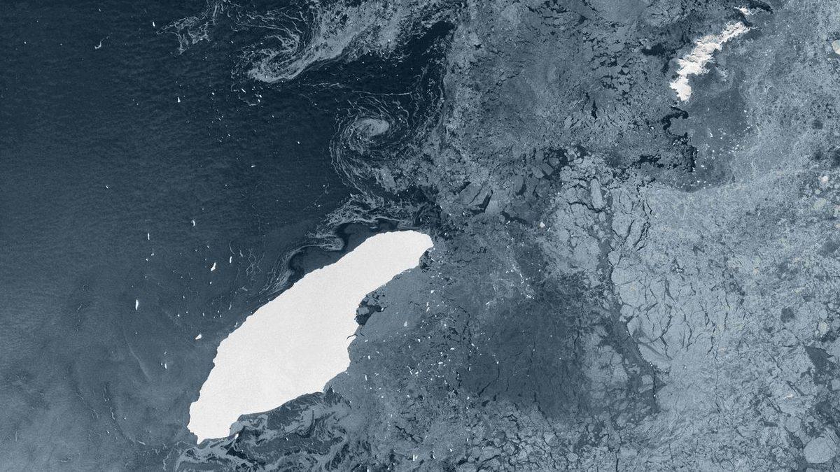 Penguen Kolonilerine Doğru Sürüklenen Gümüşhane Boyutunda Bir Buzdağı İkiye Ayrıldı