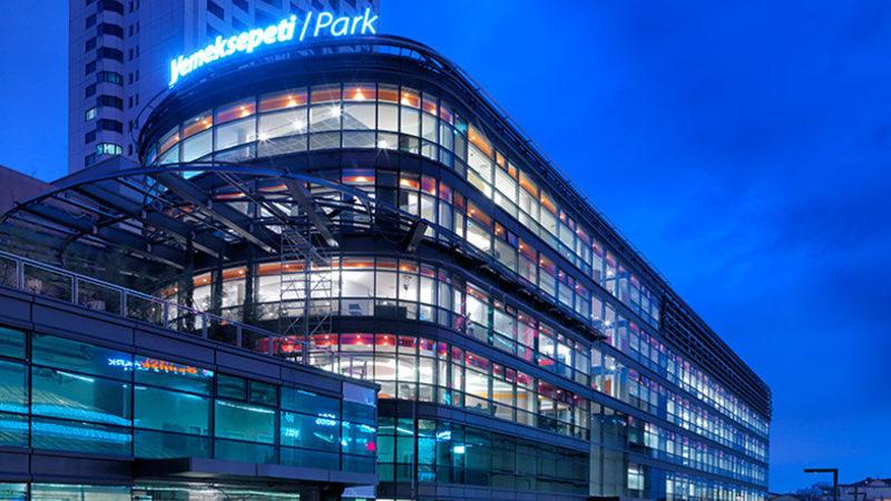 Yemeksepeti’nin Binası, Yüzleri Maskeli Kişilerce Takip Edilip Fotoğraflandı