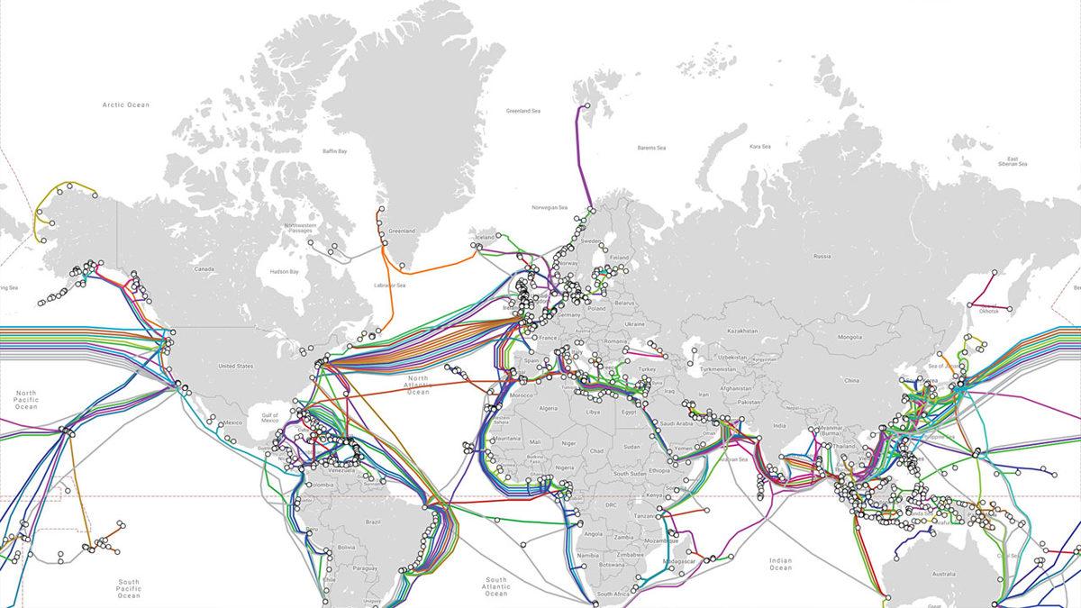 Uydumuz Ay Hiç Durmadan Üstümüze Doğru Gelmeye Başlarsa Neler Yaşarız?