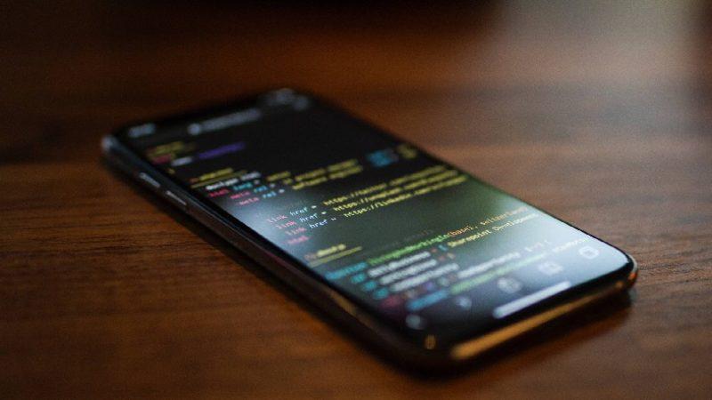 Apple, Güvenlik Açığı Araştırmacılarına Jailbreak’li iPhone’lar Gönderiyor