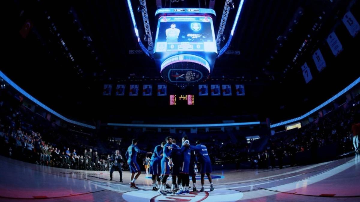 Anadolu Efes Taraftarları, Tribünü Microsoft Teams’ten Doldurdu