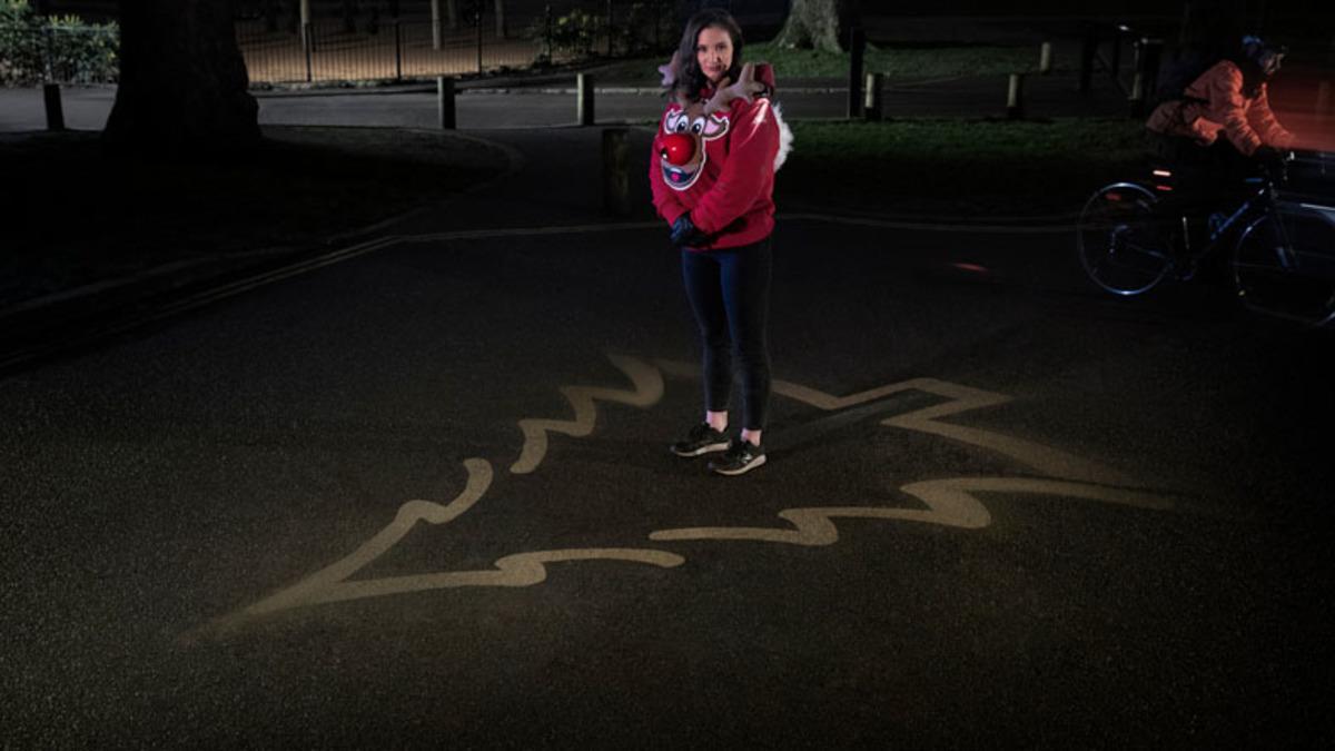 Ford, Sosyal Mesafenin Farkındalığını Artıran Teknolojik Yılbaşı Kazağını Duyurdu