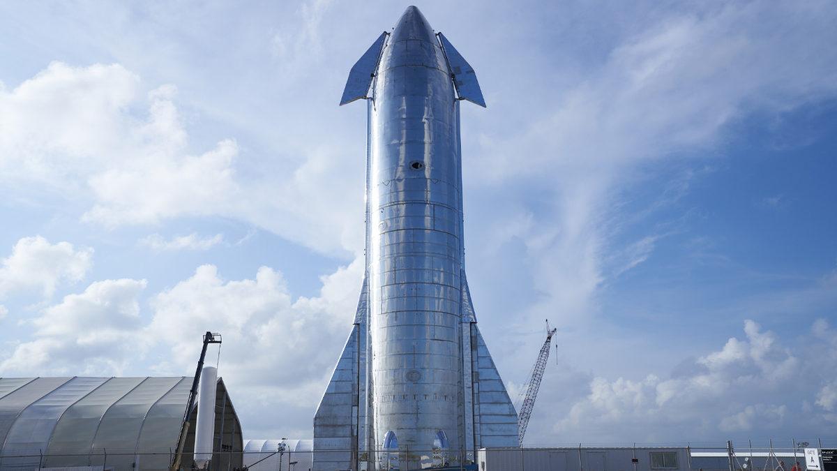 Elon Musk, Super Heavy Roketinin Test Uçuşlarına Birkaç Ay İçerisinde Başlanacağını Açıkladı