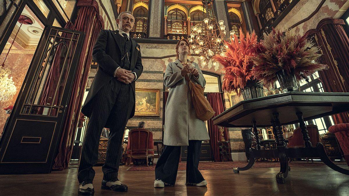 Pera Palas’ta Gece Yarısı İzlemeye Değer mi? Netflix Türkiye’nin Uzun Zamandır Beklenen Yapımını Anlattık!